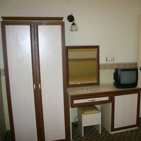 Kleopatra Saray 2*